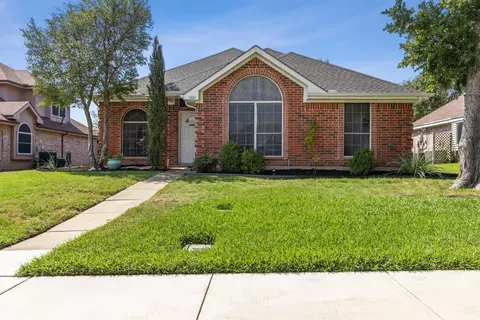1622 Glenmore Dr, Lewisville, TX 75077