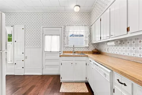 Kitchen - 2616 Pine Ave, Waco, TX 76708 photo 2 of 5