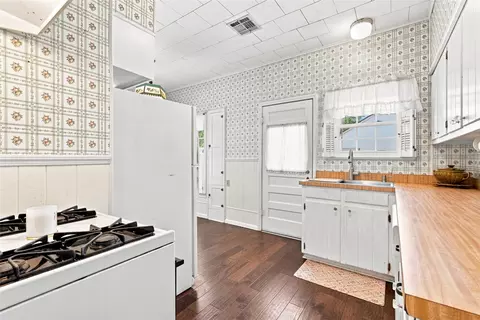 Kitchen - 2616 Pine Ave, Waco, TX 76708 photo 1 of 5