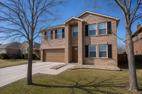 1812 Diamond Lake Trl, Justin, TX 76247