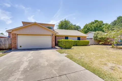 1417 Hall Dr, Crowley, TX 76036