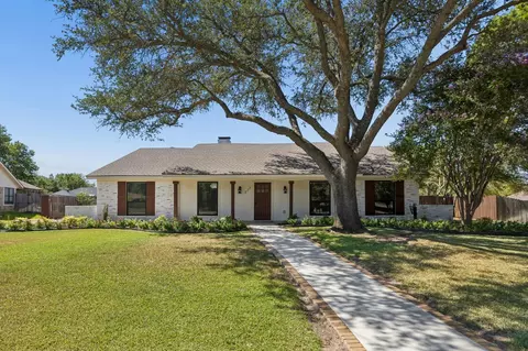 317 Pebble Knl, Highland Village, TX 75077