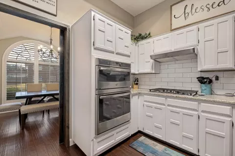Kitchen - 2425 Waterloo Ln, Mesquite, TX 75181 photo 3 of 3