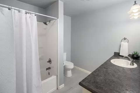 Bath - 400 Denton St, Howe, TX 75459 photo 2 of 3