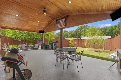 6317 Briar Knoll Dr, Garland, TX 75043