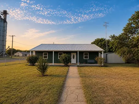 Exterior - 702 Main St, Windom, TX 75492 photo 3 of 6
