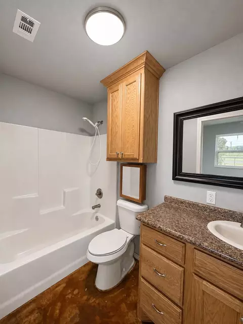 Bath - 702 Main St, Windom, TX 75492 photo 1 of 3