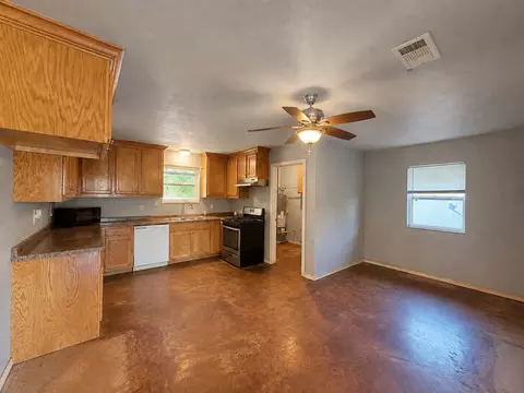 Living - 702 Main St, Windom, TX 75492 photo 1 of 4