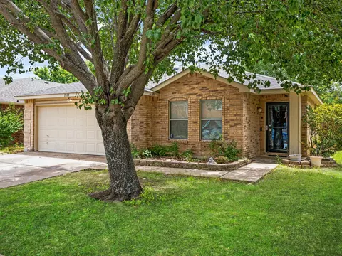 2120 Shawnee Trl, Justin, TX 76247