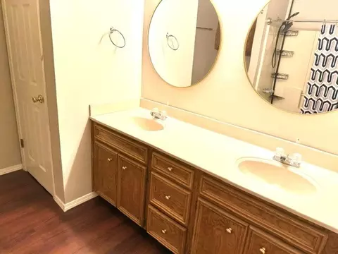 Bath - 103 Dogwood Dr, Springhill, LA 71075 photo 2 of 3
