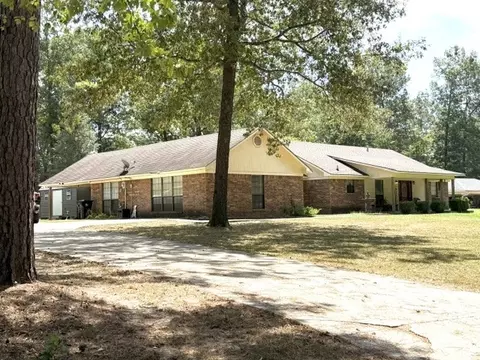 Exterior - 103 Dogwood Dr, Springhill, LA 71075 photo 2 of 11