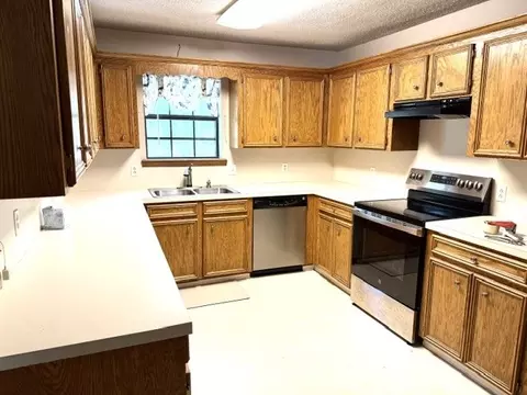 Kitchen - 103 Dogwood Dr, Springhill, LA 71075 photo 1 of 1