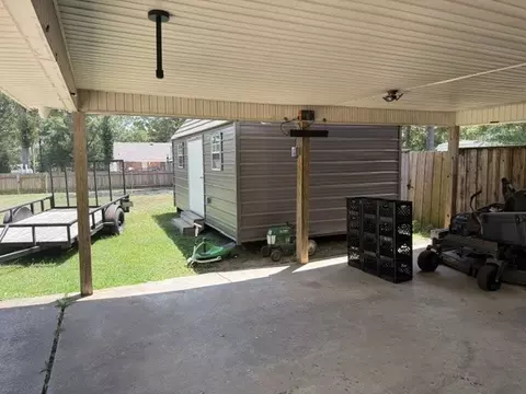 Exterior - 103 Dogwood Dr, Springhill, LA 71075 photo 6 of 11