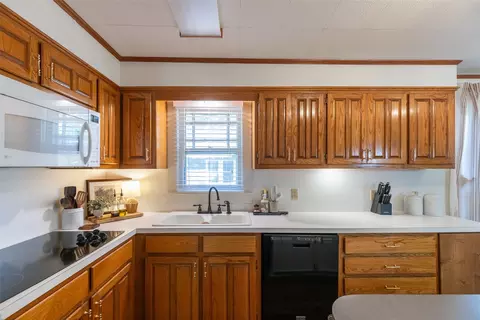 Kitchen - 500 N Avenue H, Haskell, TX 79521 photo 2 of 6