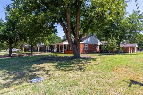 Exterior - 500 N Avenue H, Haskell, TX 79521 photo 2 of 10