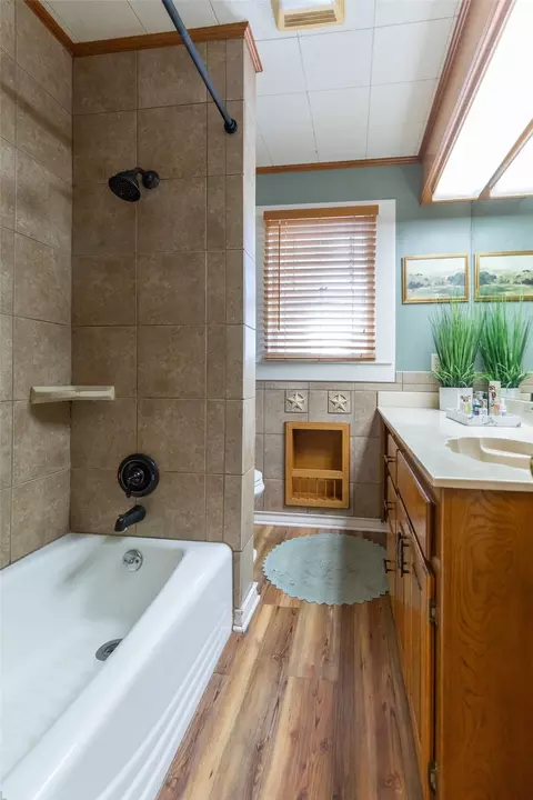 Bath - 500 N Avenue H, Haskell, TX 79521 photo 6 of 6