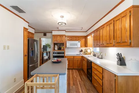 Kitchen - 500 N Avenue H, Haskell, TX 79521 photo 3 of 6