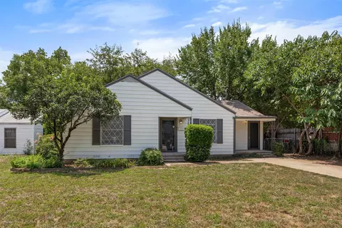 4406 Wayne Ct S, Haltom City, TX 76117