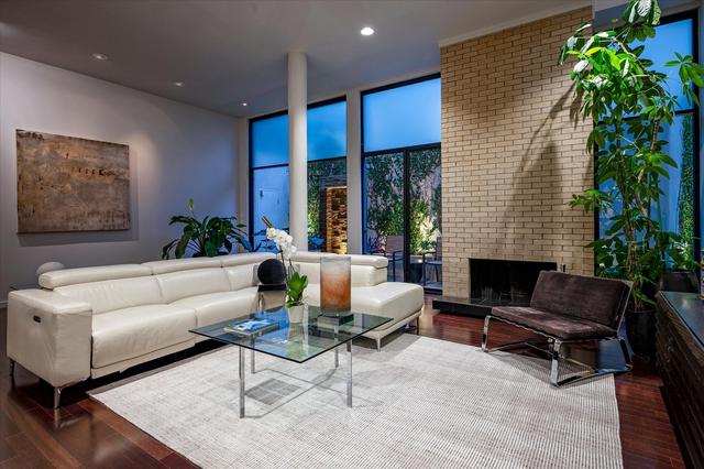 3210 Elizabeth St, Dallas, TX 75204