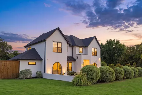 3860 Walnut Hill Ln, Dallas, TX 75229
