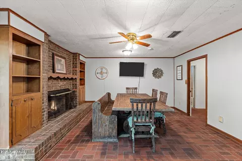 Dining - 9347 Highway 3, Plain Dealing, LA 71064 photo 4 of 5