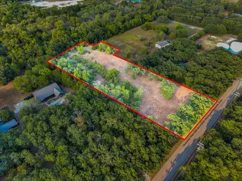 1709 Fox Ln, Burleson, TX 76028