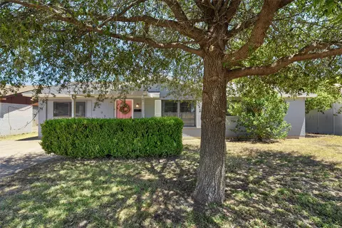 833 N 60th St, Waco, TX 76710