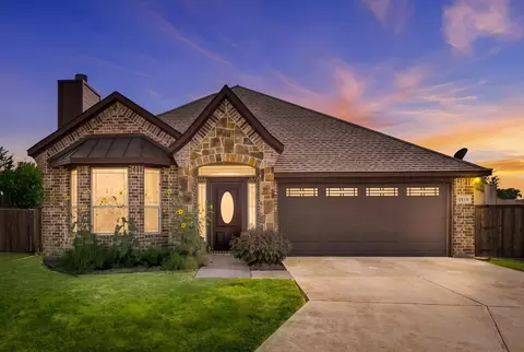 2010 Maxwell Ct, Aubrey, TX 76227