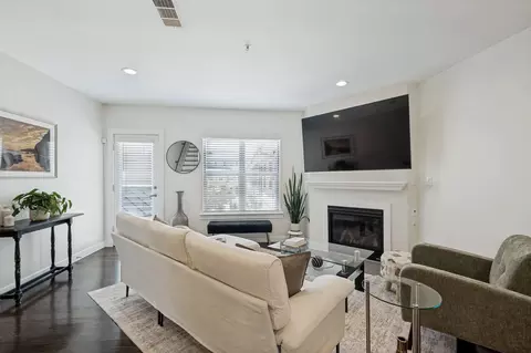 3922 Gilbert Ave #214, Dallas, TX 75219