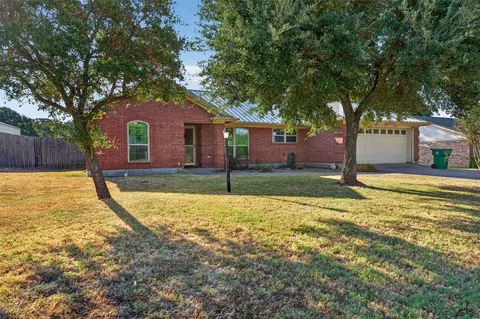 304 Edgehill Rd, Joshua, TX 76058
