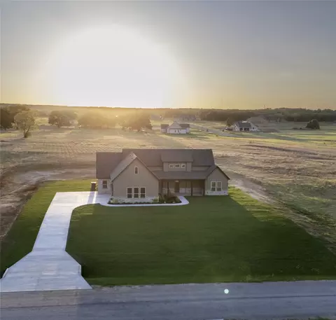 205 Sweetgrass Dr, Poolville, TX 76487