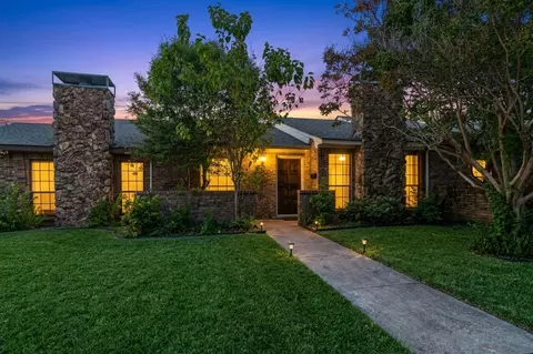 1513 Cherrycrest St, Dallas, TX 75228