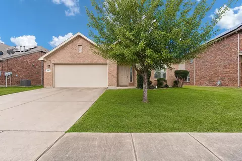 620 Swift Current Dr, Crowley, TX 76036