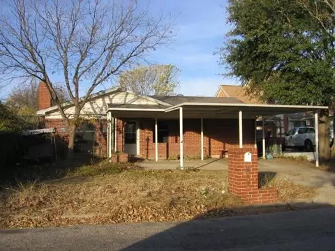 617 Comal Ave, White Settlement, TX 76108