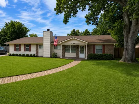 4744 Carolyn Ln, Shreveport, LA 71105