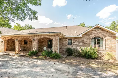 264 Oak St, Nocona, TX 76255
