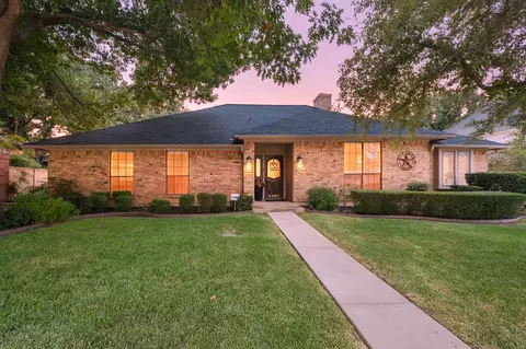 5709 Glacier Lake Dr, Arlington, TX 76013