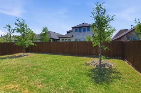Exterior - 910 Winter Cherry Ln, Haslet, TX 76052 photo 4 of 6