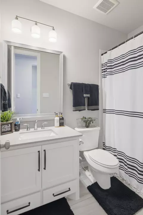 Bath - 910 Winter Cherry Ln, Haslet, TX 76052 photo 4 of 4