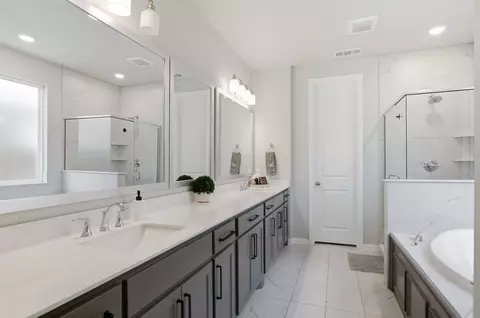 Bath - 910 Winter Cherry Ln, Haslet, TX 76052 photo 1 of 4