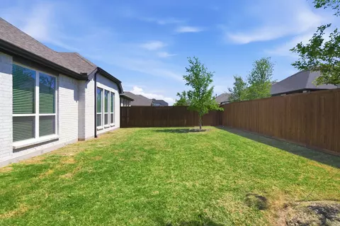 Exterior - 910 Winter Cherry Ln, Haslet, TX 76052 photo 5 of 6