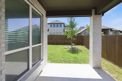 Exterior - 910 Winter Cherry Ln, Haslet, TX 76052 photo 3 of 6