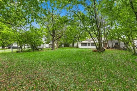 220 S 2nd St, Wills Point, TX 75169