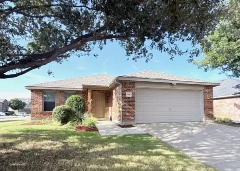 436 Emerald Creek Dr, Fort Worth, TX 76131