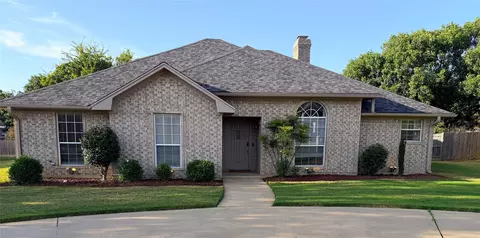 3925 Misty Ln, Paris, TX 75462