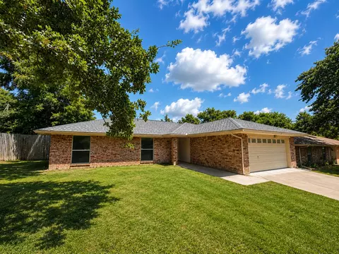 5921 Woodmeadow Dr, Arlington, TX 76016