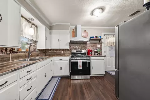 Kitchen - 4010 Windsor Ave, Waco, TX 76708 photo 2 of 2