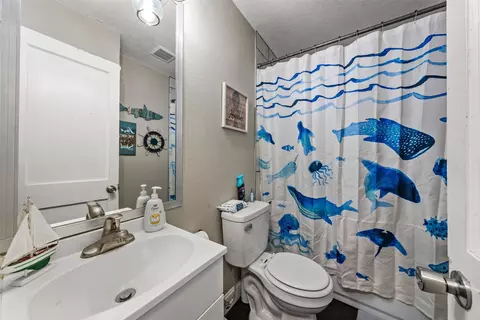 Bath - 4010 Windsor Ave, Waco, TX 76708 photo 2 of 2