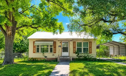 1805 S College, Brady, TX 76825