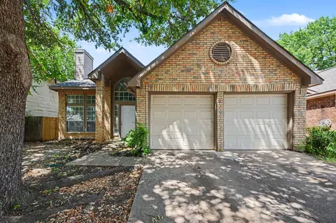 4721 Waterway Dr N, Fort Worth, TX 76137